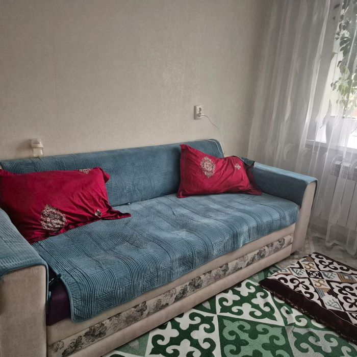 Диван сатылады срочно