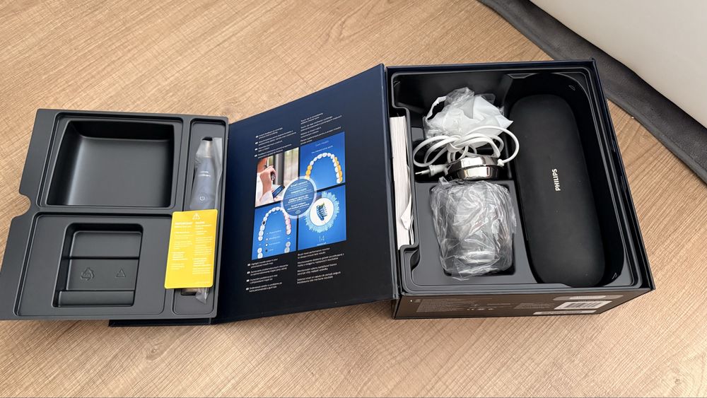 Periuța electrică Phillips Sonicare Diamond Clean seria 9000