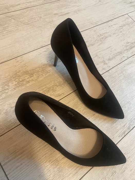 Черни    токчета