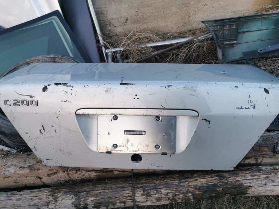 Запчастей на машине машину