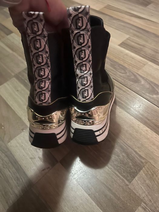 ботуши liu jo много топли