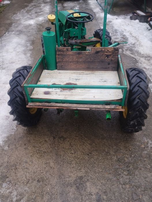 Tractoraș 4x4 articulat