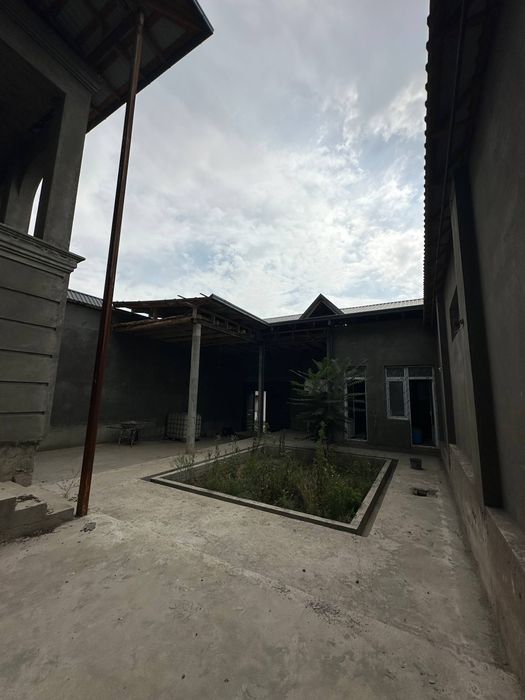 Продаётся ер участкаси, 3 сотих. Коробка бор. Нархи — 114 000 $.