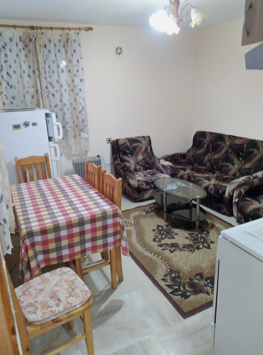 Дава се под наем Етаж от къща в Варна, Базар Левски - 55 кв.м за 306 € - Снимка #6