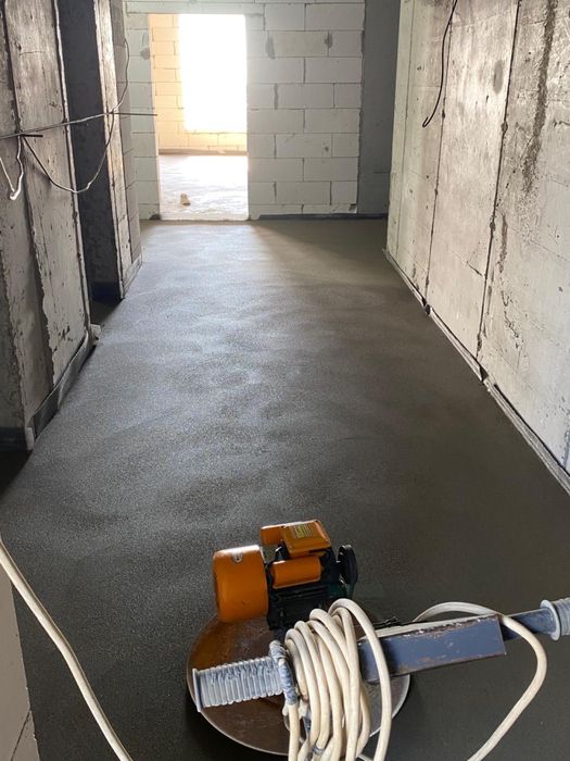 Стяжка полусухая