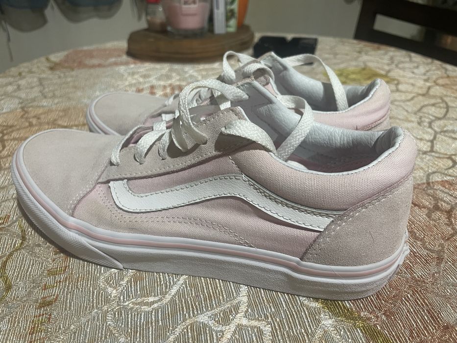Кецове Vans ,произведени във Виетнам,номер 37