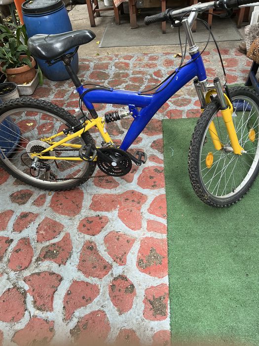 Vand bicileta mountain bike urgent!!