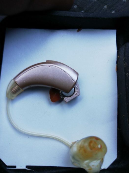 Vând aparat auditiv Starkey