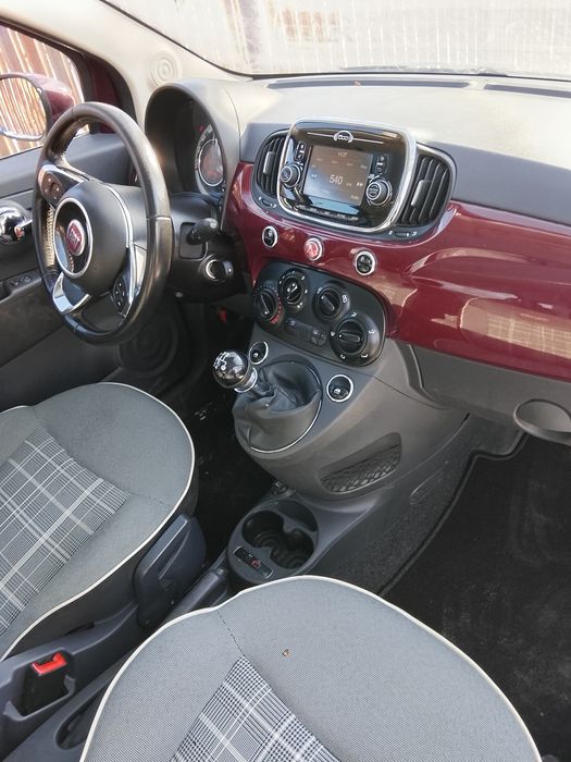 Vând mașină FIAT 500 .