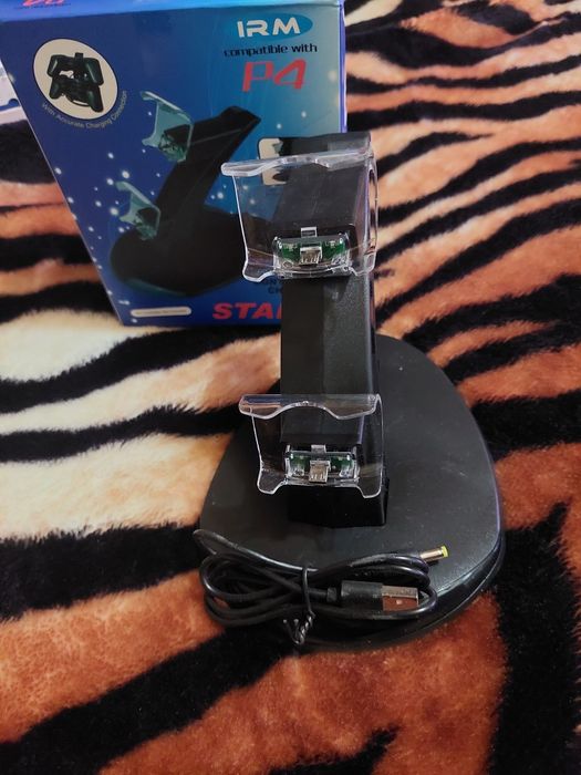 Стойка за джоестик за PS4