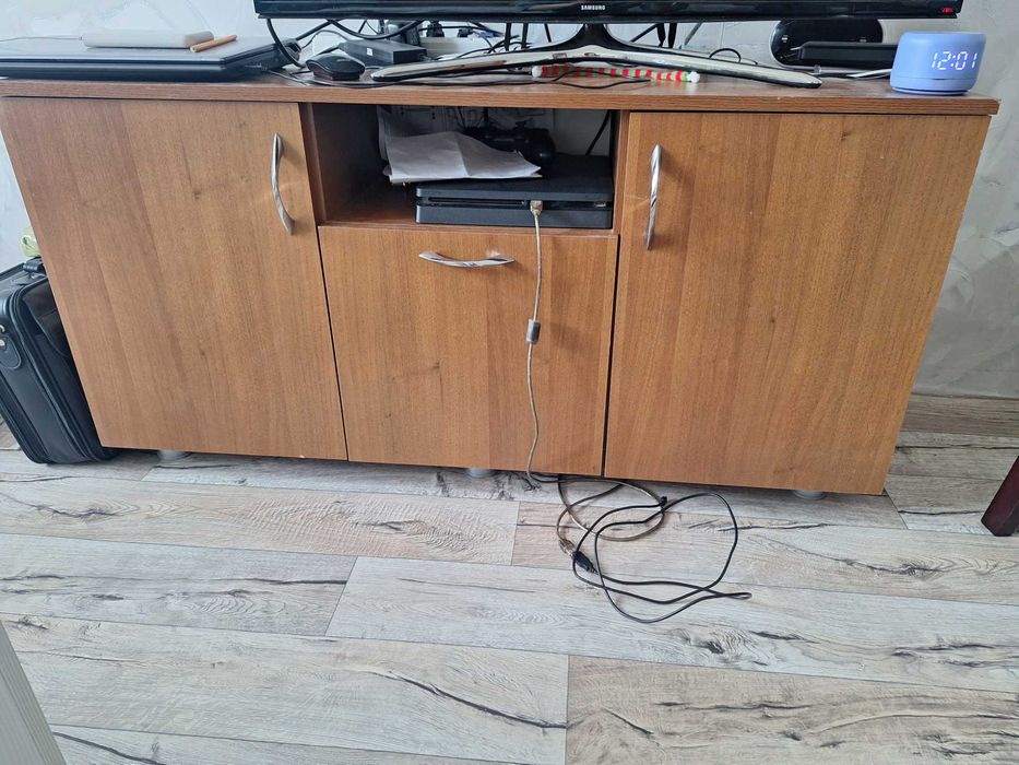 Срочно продам тумбочку