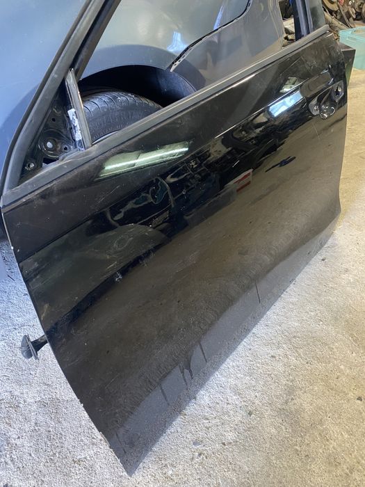 Предна лява врата пасат б7 американски 2011г