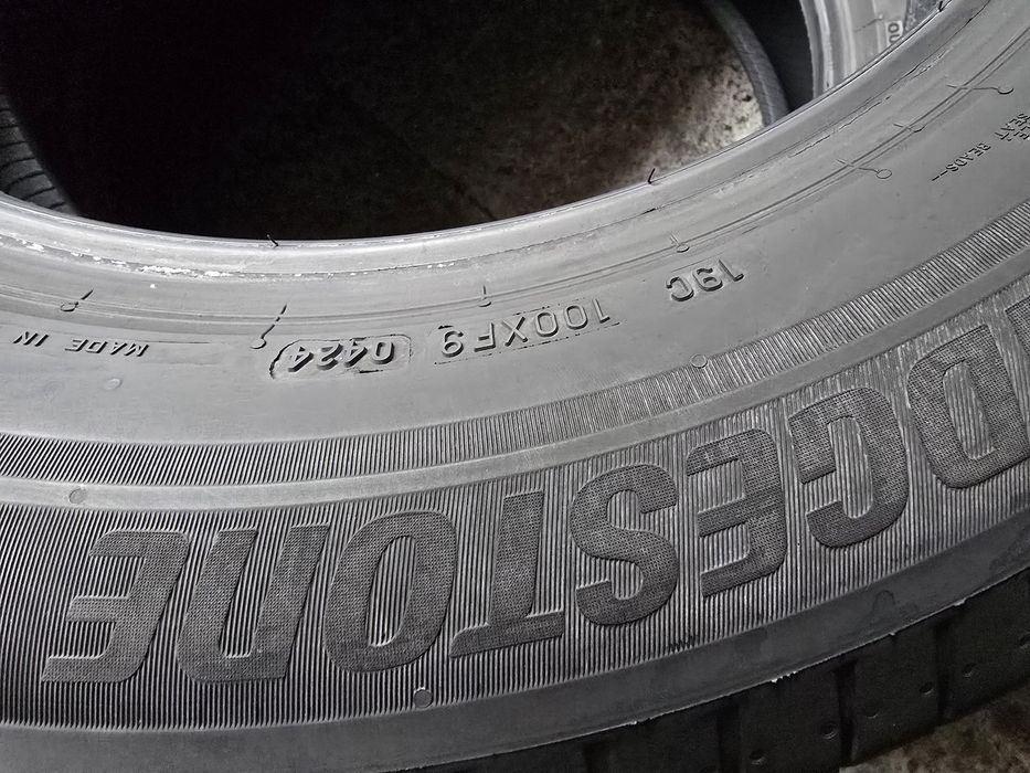 Bridgestone 215/65 R17 99V vară