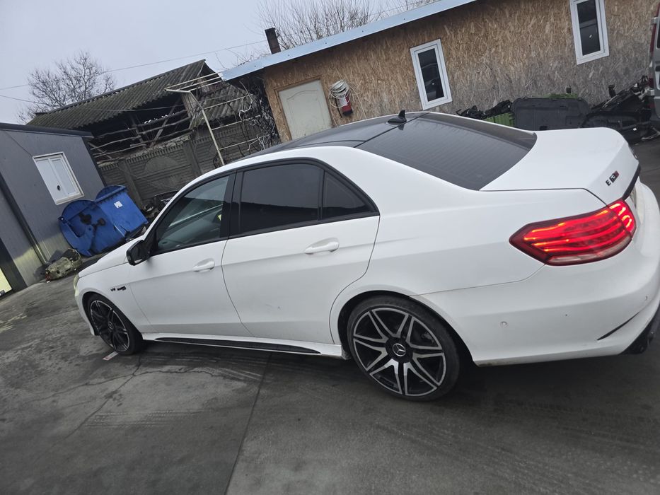 Mercedes E-Class W212, an 2015