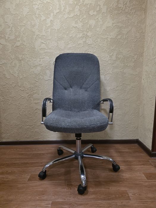 Продам офисное кресло