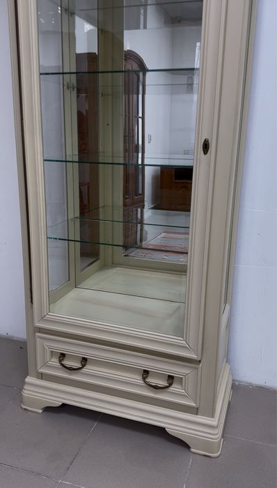 Срочно! Шкаф для посуды