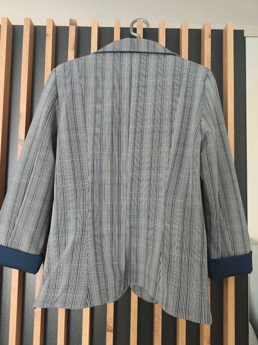 Дамско спортно-елегантно сако