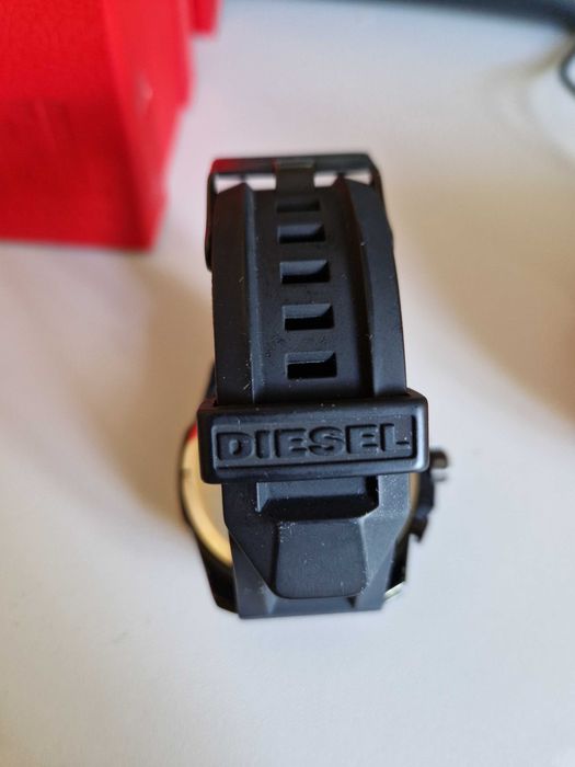Ceas Diesel DZ4378  – ca nou, purtat o dată