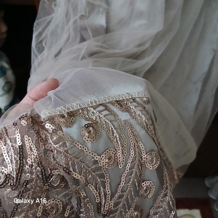 Vecherniy koyne sotiladi.