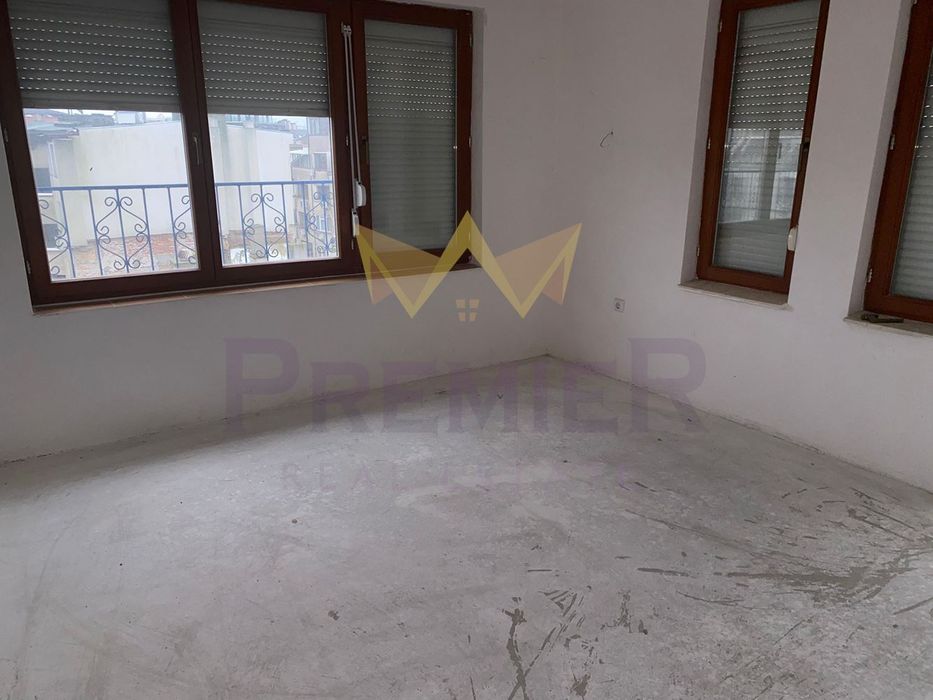 Продава се Мезонет в Бургас, Център - 160 кв.м за 1658 €/кв.м - Снимка #3