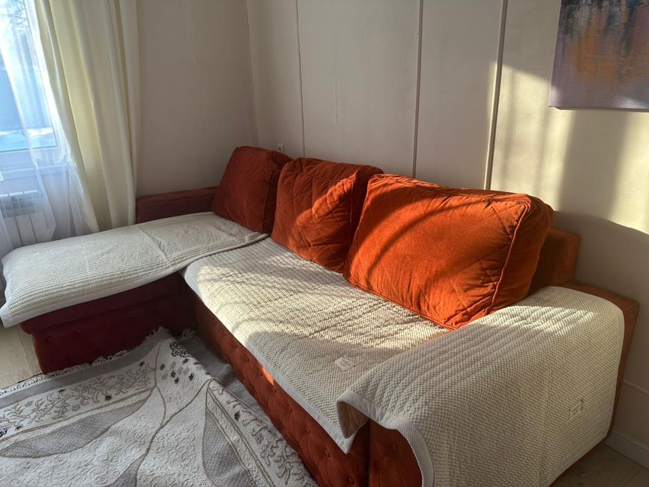 Продам диван угловой