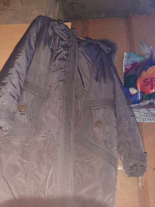 Продам женскую куртку