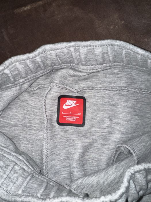 Nike tech pantaloni