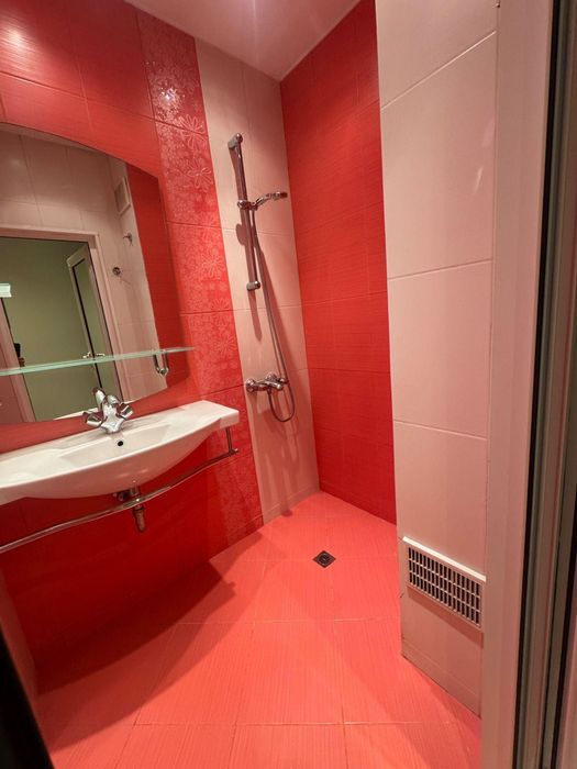 Дава се под наем Двустаен апартамент в София, Толстой - 65 кв.м за 690 € - Снимка #9