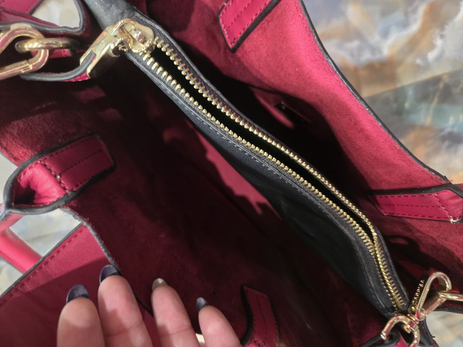 Дамска чанта+ портмоне  CARPISA закупена от италия