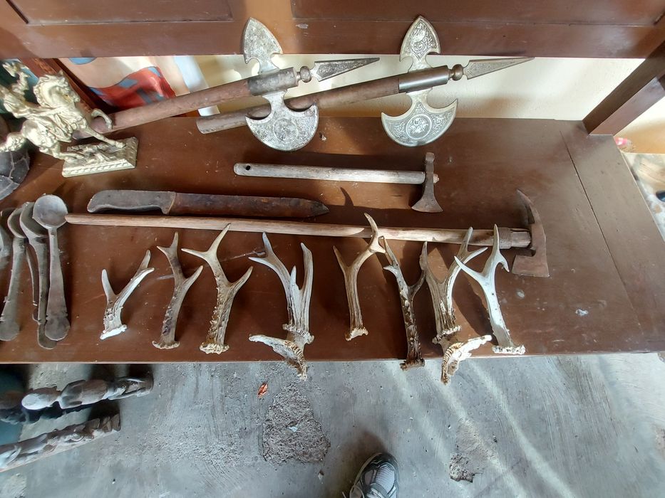 De vnzare obiecte vechi de colecție de bronz