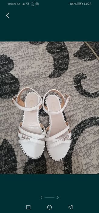 Босоножки, сандали