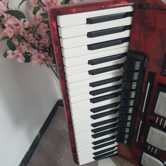 Acordeon Weltmeister Stela 120 de basi