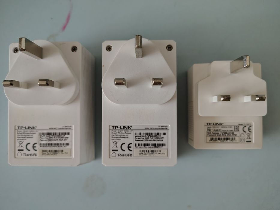 Кит - интернет през ел. мрежата с 2 броя Power Line TP-Link TL-WPA4220