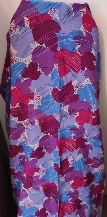 Красив копринен плат