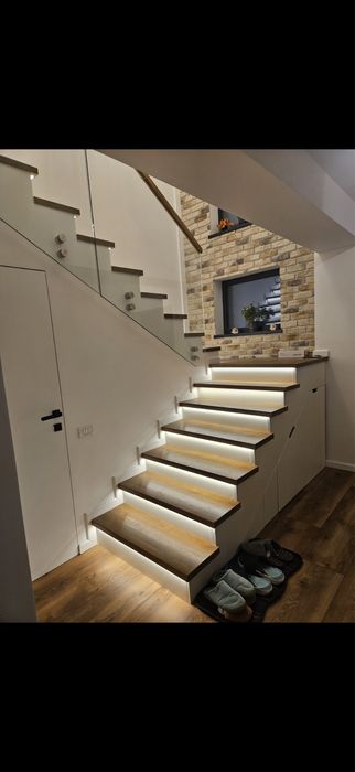 Trepte lemn masiv stejar