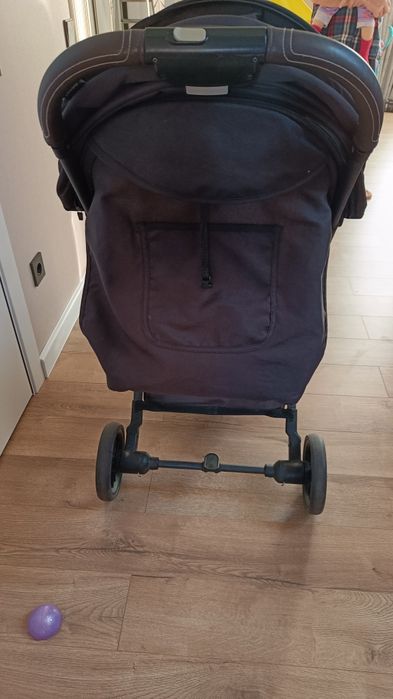 Продам две прогулочные коляски Teknum и Ining bany