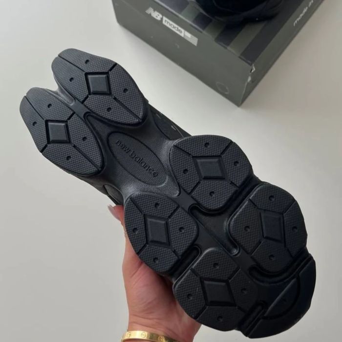 New Balance 9060 "Triple Black"