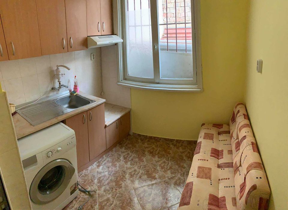 Дава се под наем Двустаен апартамент в Бургас, Възраждане - 55 кв.м за 229.5 € - Снимка #3