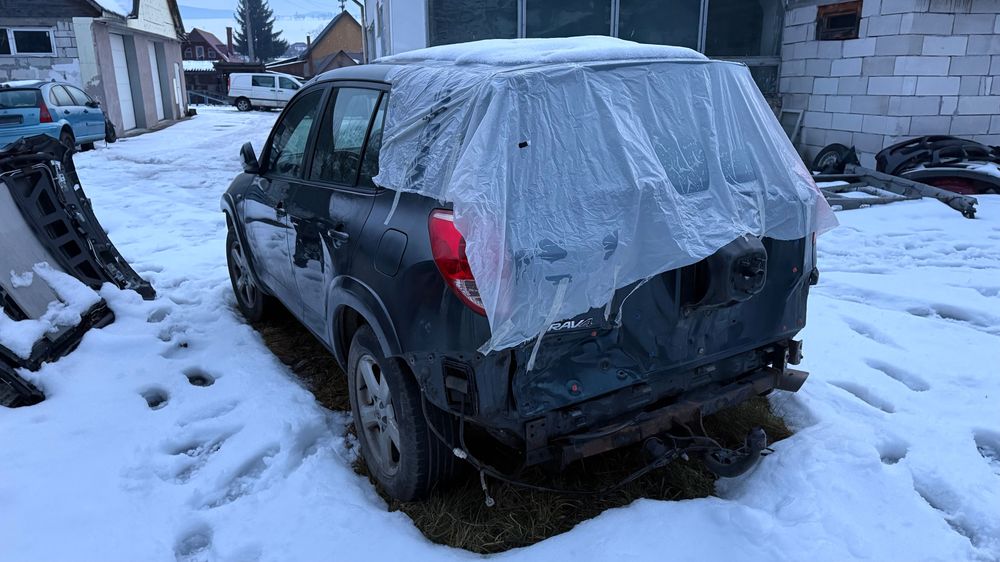 Toyota Rav 4 2006 2.2 pentru dezmembrat
