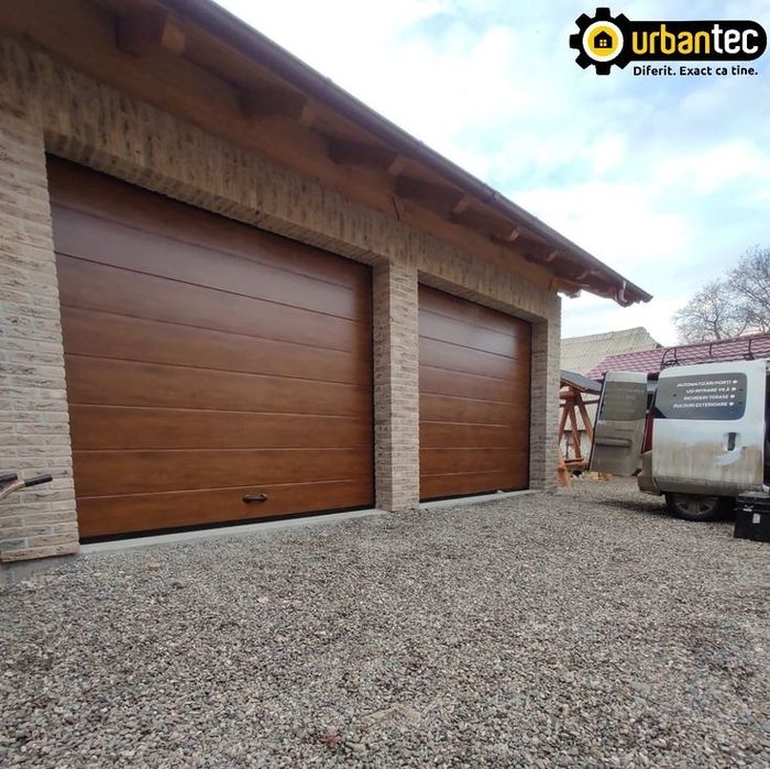 Garaje auto pe structura metalica învelite cu panouri sandwich