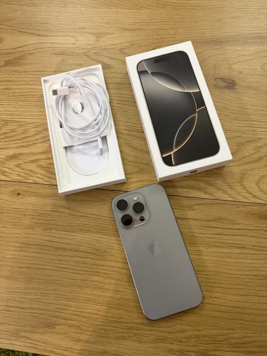 Бартер/заменям iPhone 16 pro 256gb natural като нов