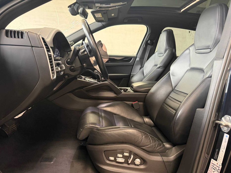 Porsche Cayenne avariat