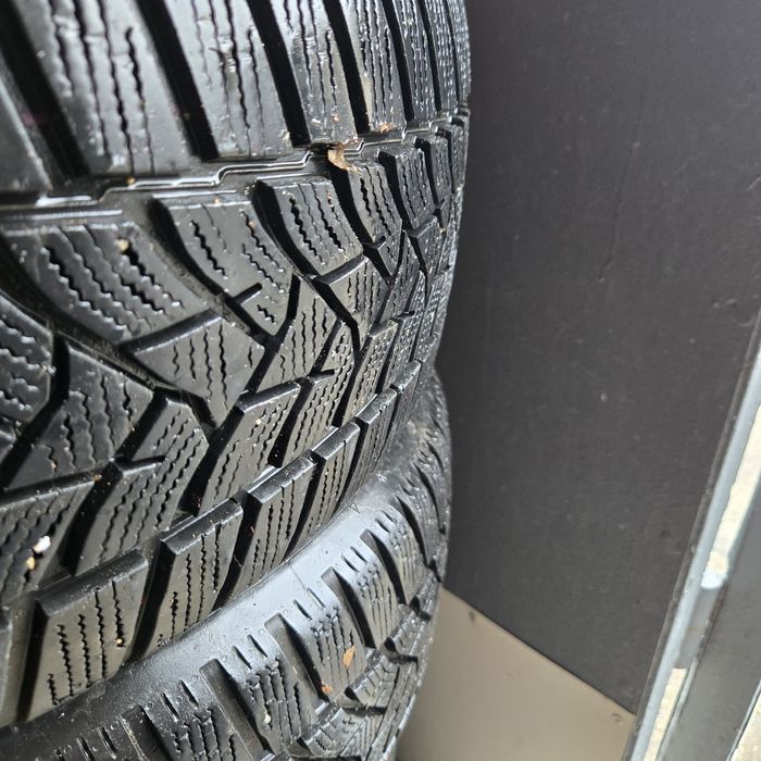 Dunlop winter sport 5 215 55 17