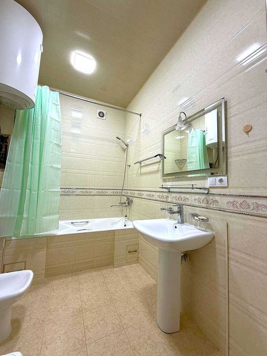 Сдается 3х квартира вторичный фонд!!!