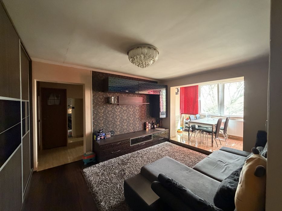 Vând apartament 2 cam 14 Mai