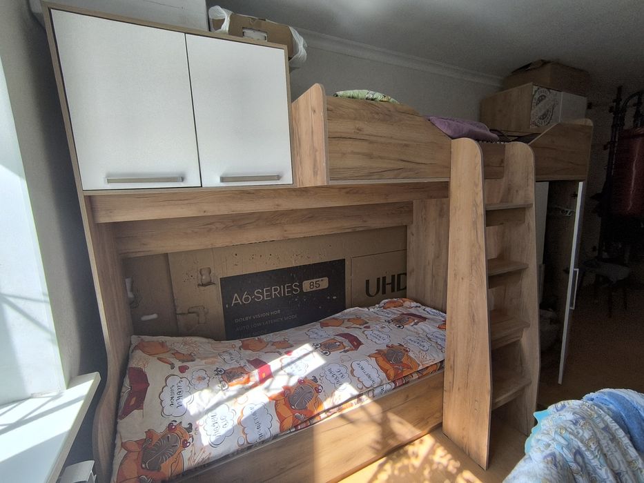 Продам кровать с матрасами 2 шт