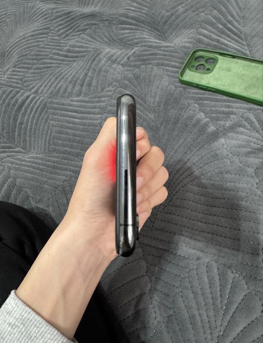 Продам iPhone xs