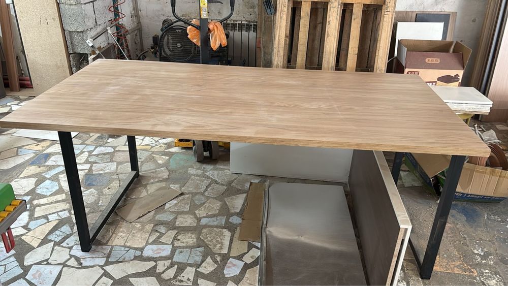 Продам стол офисный