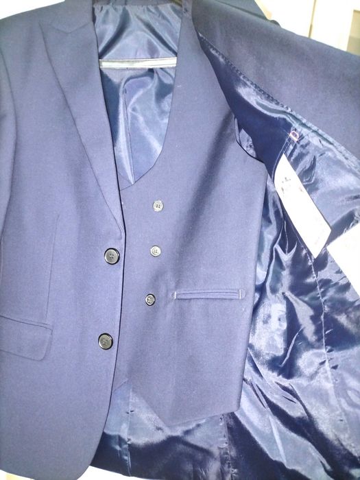 Новый пиджак с жилеткой