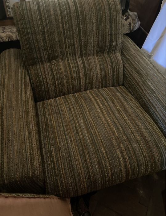 Диван+ 2 табуретки